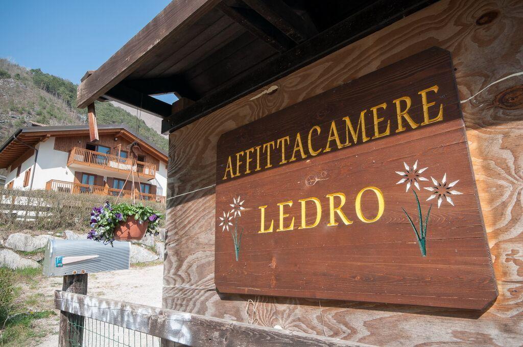 B&B Ledro Affittacamere Mezzolago Luaran gambar
