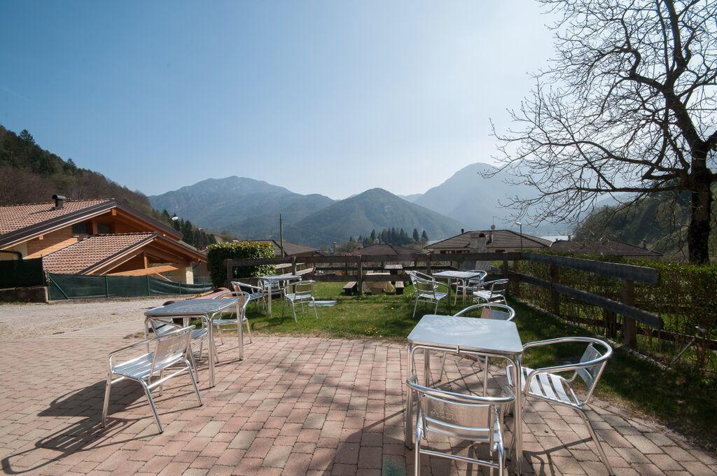 B&B Ledro Affittacamere Mezzolago Luaran gambar